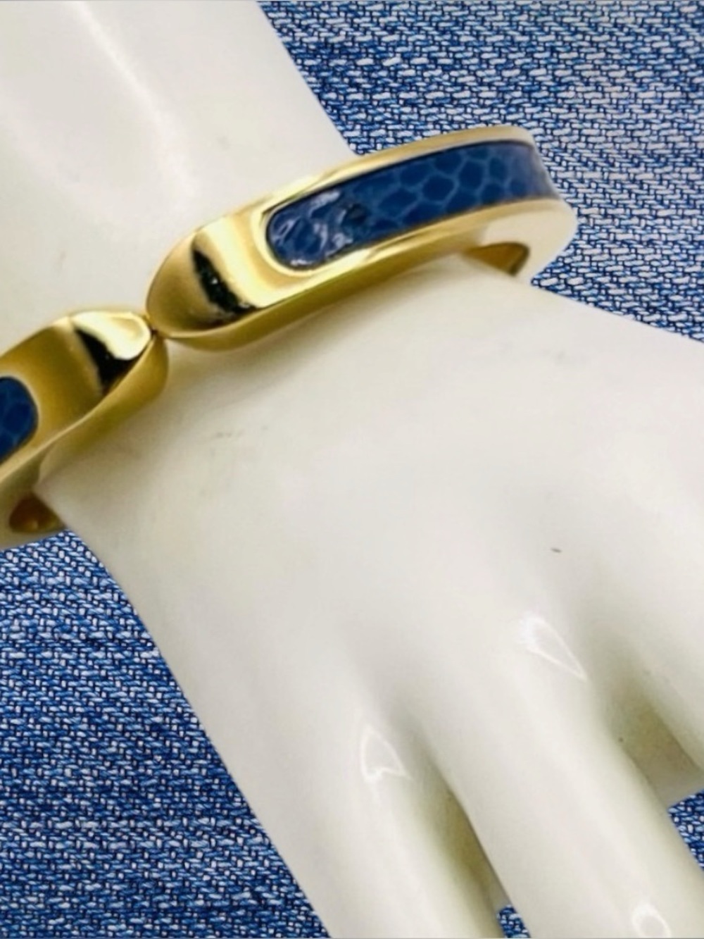 Stylish Stella and Dot Gold Tone With Faux Blue Snakeskin Hinged Bangle Bracelet